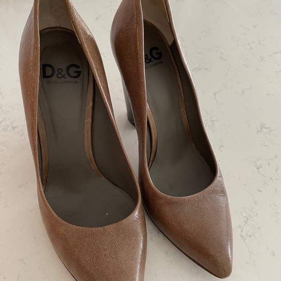 Shoes - Picture 2 of 3